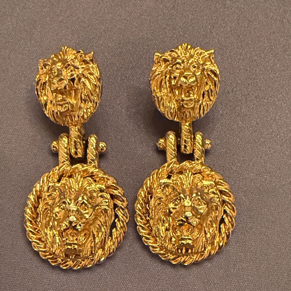 Vintage Gold Lion Head Drop Earrings